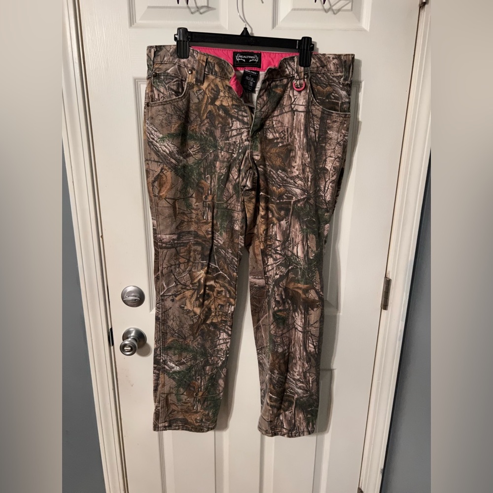 Women’s camo jean pants